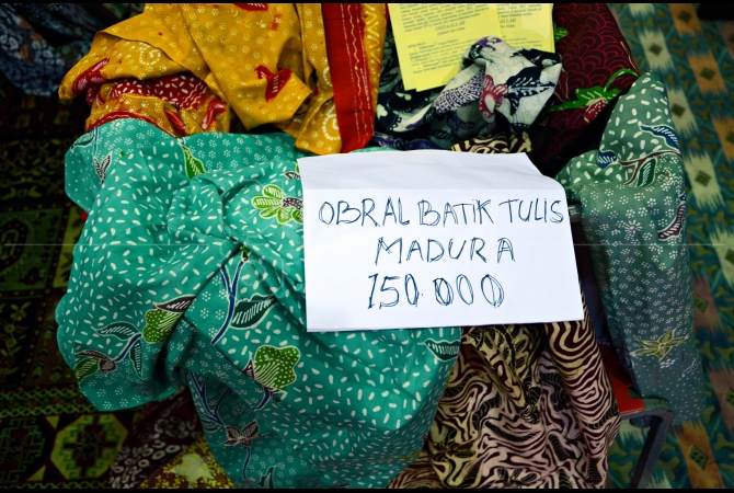 Kain batik tulis asal Madura yang dijual cukup murah