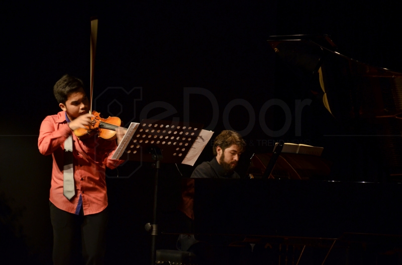 Harmonisasi Dua Talent Muda Beda Negara Tampil Di Erasmui Huis Harmonisasi Dua Talent Muda Beda Negara Tampil Di Erasmui Huis