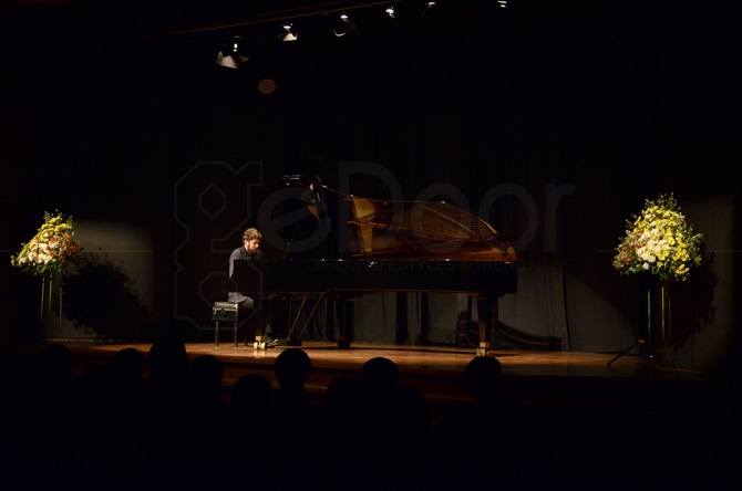 Harmonisasi Dua Talent Muda Beda Negara Tampil Di Erasmui Huis Harmonisasi Dua Talent Muda Beda Negara Tampil Di Erasmui Huis