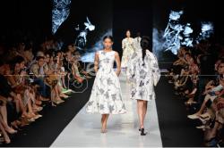 Jakarta Fashion Week 2014 Pekan Mode Terbesar Di Indonesia