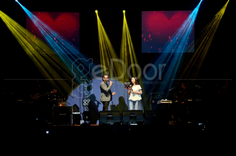 Konser Ini Berlangsung Selama Kurang Lebih 3 Jam Konser Ini Berlangsung Selama Kurang Lebih 3 Jam