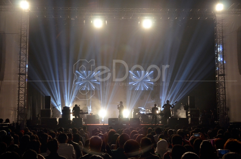 Konser Ini Menjadi  ajang ‘Reuni’ Antara Kerispatih Dan Sammy Simorangkir Konser Ini Menjadi  ajang ‘Reuni’ Antara Kerispatih Dan Sammy Simorangkir