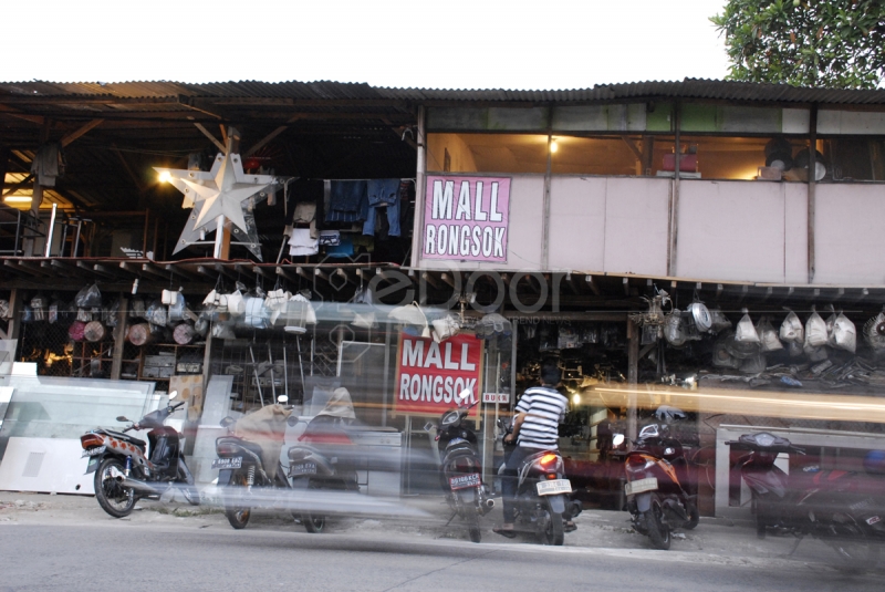 Mall Rongsok, Surganya Barang Bekas Di Depok