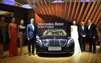 Mercedes Maybach S-Class Meluncur Di GIIAS 2015