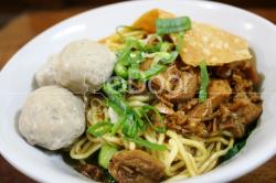 Mie Ayam Bakso Yunus Mie Ayam Legendaris Di Kawasan Teb