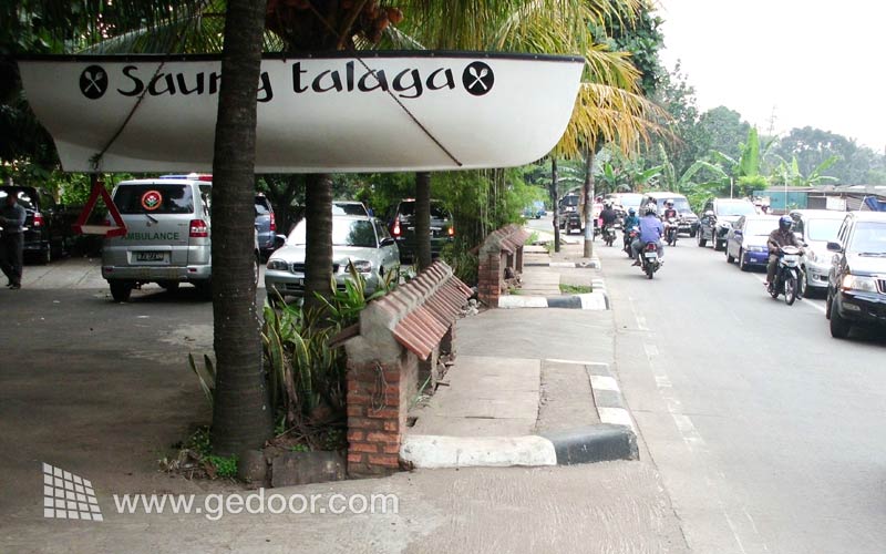 Rumah Makan Saung Talaga