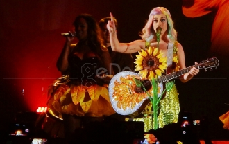 Aksi Spektakuler Katy Perry Di Konser Ke Dua-nya Di Indonesia