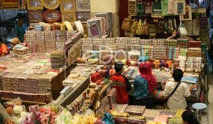 Aneka Souvenir Pernikahan Ala Pasar Mester Jatinegara