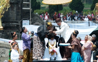 Cukur Rambut Gembel Jadi Primadona Dieng Culture Festival 2014