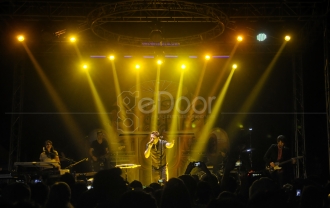 Foto-Foto Serunya Konser Ketiga Owl City Di Jakarta