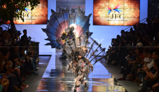 Jember Fashion Carnival Hadir Di ESMOD Fashion Festival 2014