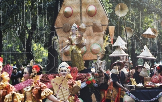 Karnaval Budaya Warnai Perayaan HUT RI Ke-69 Di Jakarta