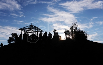 Keindahan Golden Sunrise Di Puncak Sikunir