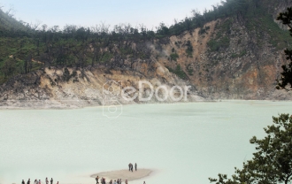 Pesona Alam Kawah Putih Ciwidey Bandung