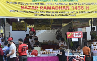 Menanti Buka Puasa Sambil Berburu Takjil Di Pasar Benhil