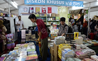 Mencari Buku Dan Perlengkapan Sekolah Di Jakbook & Edu Fair 2015