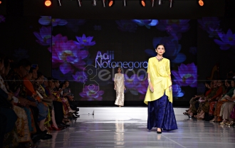 Parade Kebaya Nusantara Di Pembukaan JFFF 2015