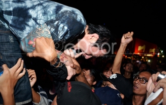 Saint Loco Panaskan Panggung JakCloth Year End Sale 2014