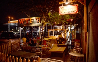 What The Food?! Kemang Tawarkan Konsep ‘Bar Jalanan’