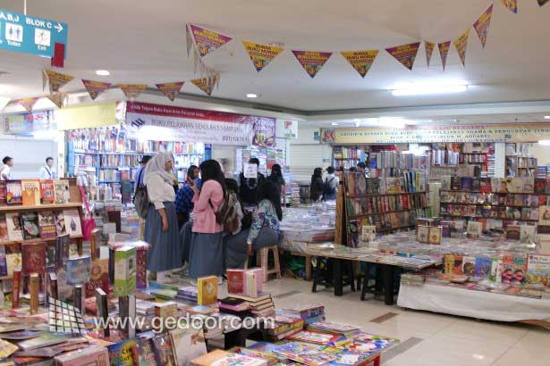 Bursa Buku Murah Blok M