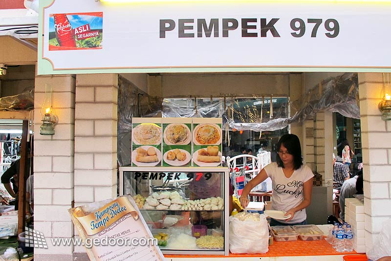 Mpek-Mpek Kapal Selam 979