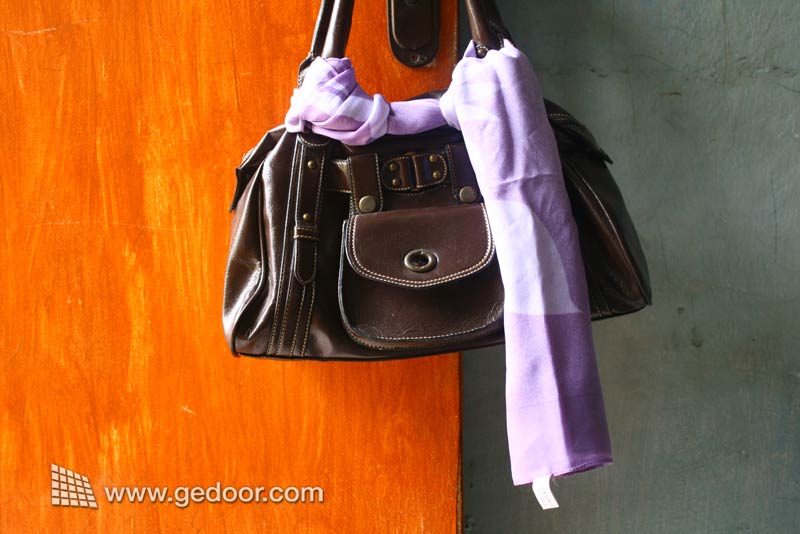 Menjamurnya Tren aksesoris Scarf