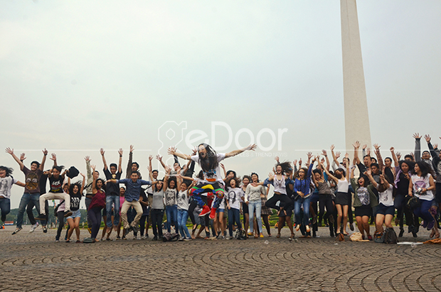 Flashmob Bareng Steve Aoki Di Monas